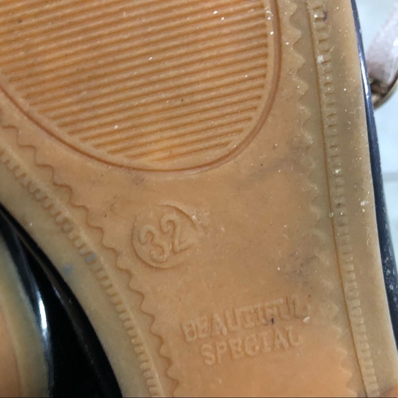 Black Shoes 🖤 - Picture 3 of 3